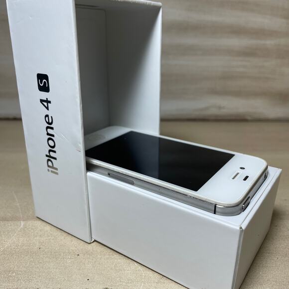 Apple iPhone4s a1387 16 GB White Unlocked Reset boxed Model MD277LL/A cell phone - Picture 4 of 16